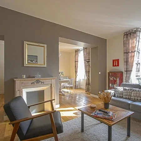 Apt Triplex Spacieux Et Lumineux Plein Centre Face Cathedrale Proche Omaha Beach アパート *