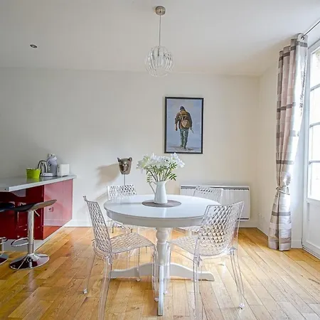 Apt Triplex Spacieux Et Lumineux Plein Centre Face Cathedrale Proche Omaha Beach アパート *