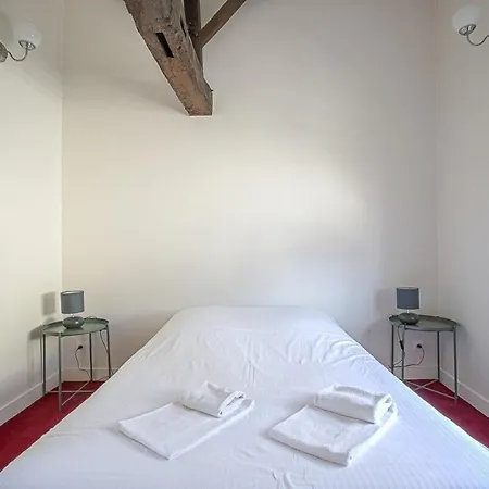 Apt Triplex Spacieux Et Lumineux Plein Centre Face Cathedrale Proche Omaha Beach アパート