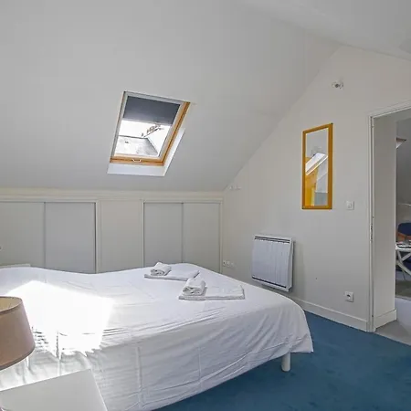 Apt Triplex Spacieux Et Lumineux Plein Centre Face Cathedrale Proche Omaha Beach バイユー