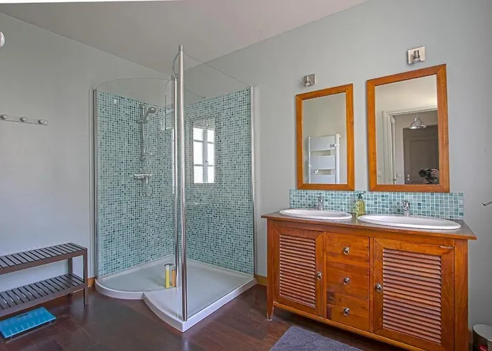 Appartement Apt Triplex Spacieux Et Lumineux Plein Centre Face Cathedrale Proche Omaha Beach *