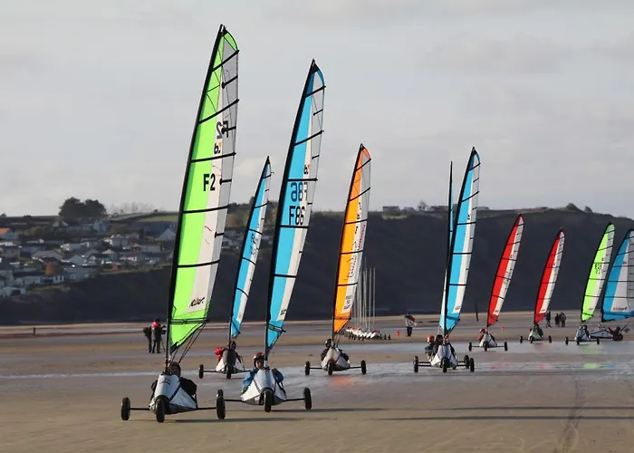 Appartement Apt Triplex Spacieux Et Lumineux Plein Centre Face Cathedrale Proche Omaha Beach