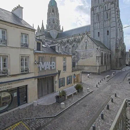Apt Triplex Spacieux Et Lumineux Plein Centre Face Cathedrale Proche Omaha Beach Apartament *