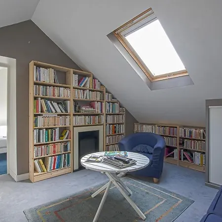 Apt Triplex Spacieux Et Lumineux Plein Centre Face Cathedrale Proche Omaha Beach Apartment Bayeux