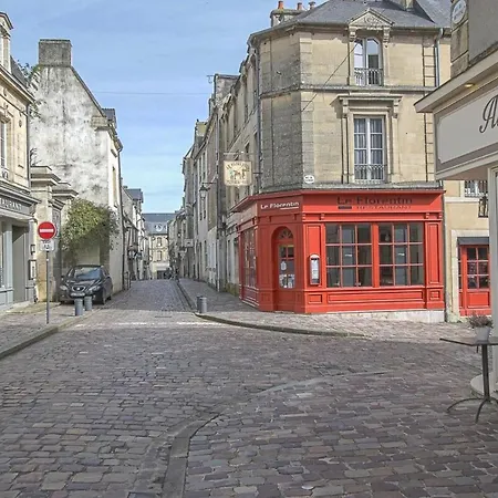 Apt Triplex Spacieux Et Lumineux Plein Centre Face Cathedrale Proche Omaha Beach