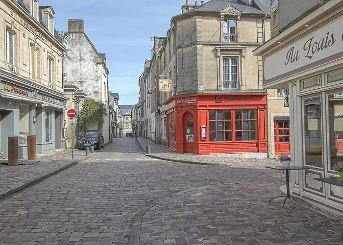 Apt Triplex Spacieux Et Lumineux Plein Centre Face Cathedrale Proche Omaha Beach