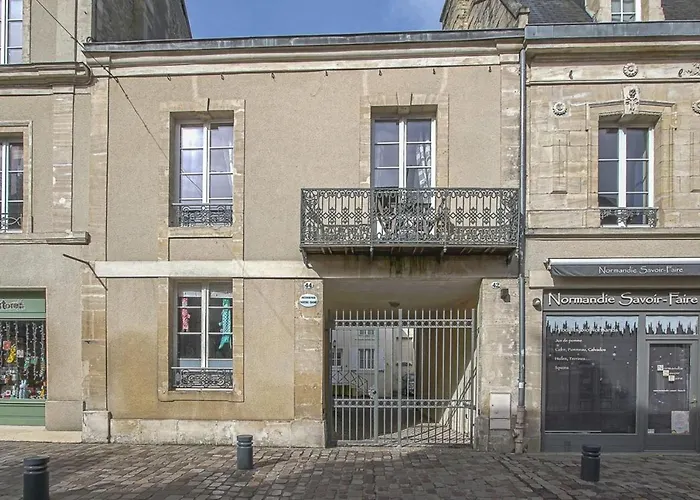Apt Triplex Spacieux Et Lumineux Plein Centre Face Cathedrale Proche Omaha Beach Appartement *